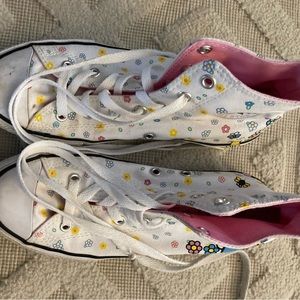 Hello Kitty Converse